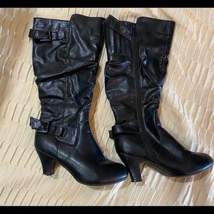 Size 7 black boots